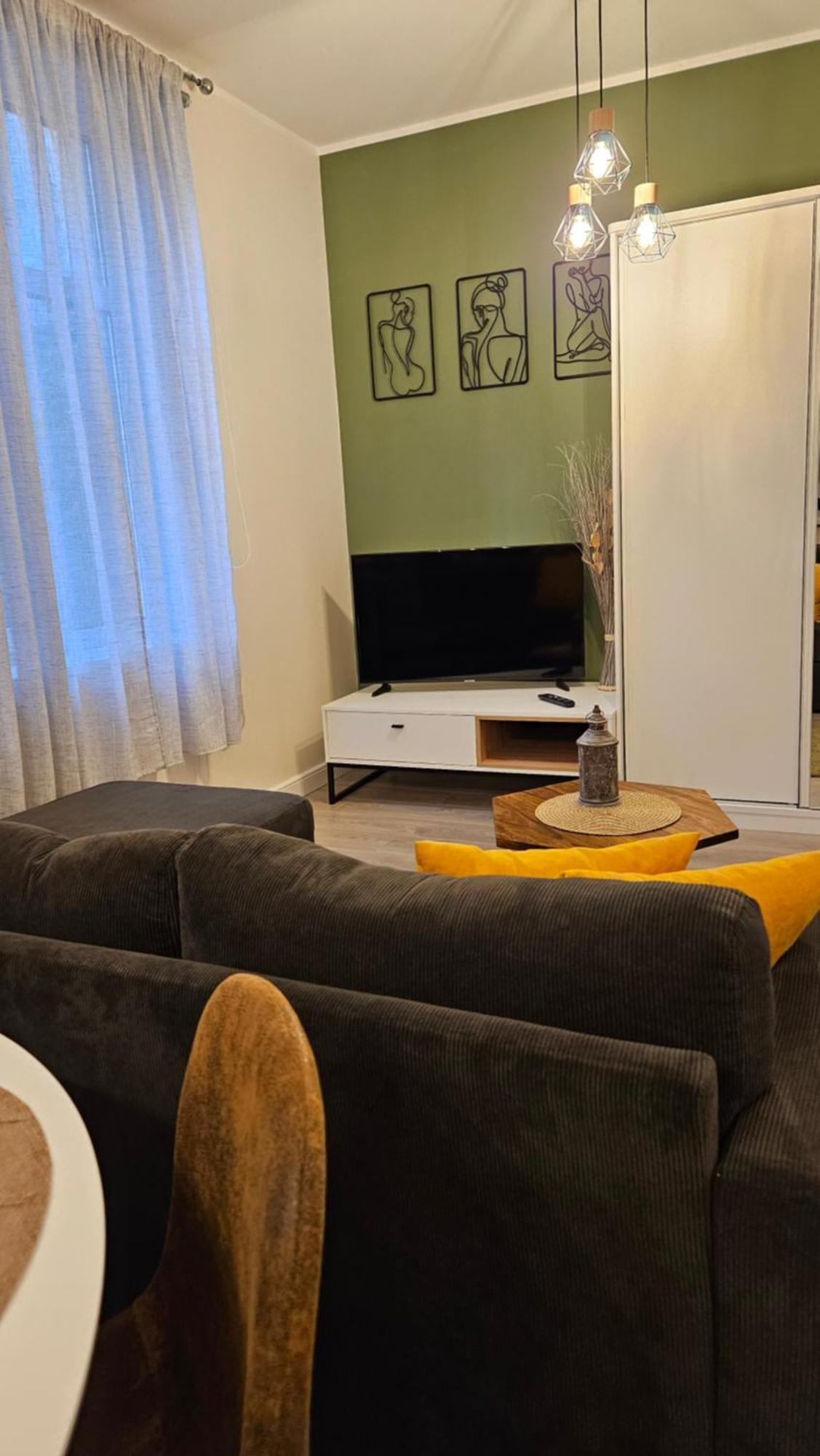 Cesu13 Cozy Apartment, Free Parking, Self Check In Apartment